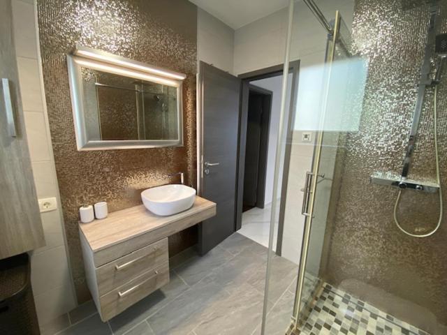 Apartman Mimato Ловран Екстериор снимка